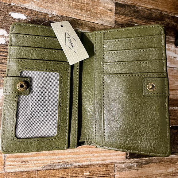 Fossil Handbags - Fossil wallet- NEW